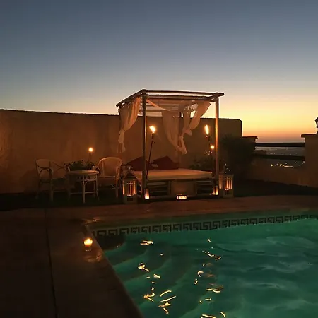 Villa Adhi